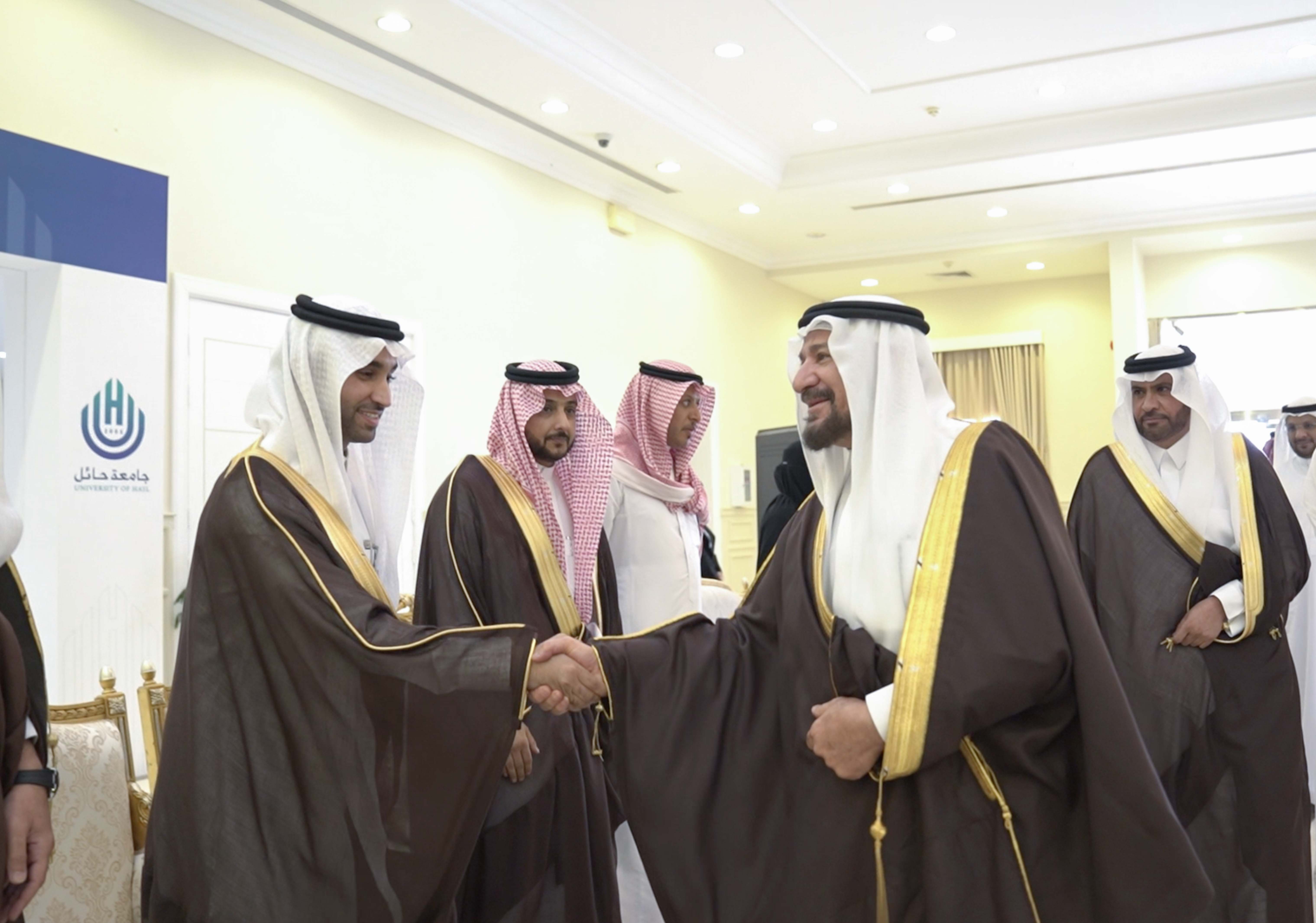 وفد الهيئة العامة للتطوير الدفاعي يزور جامعة حائل